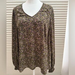 CAbi Choral Floral V-Neck Blouse Size Medium